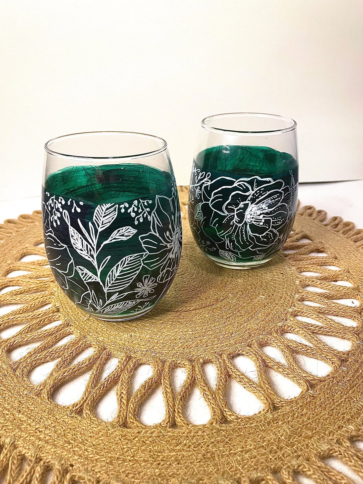 Floral Hand-Painted Wine Glass - Green/White