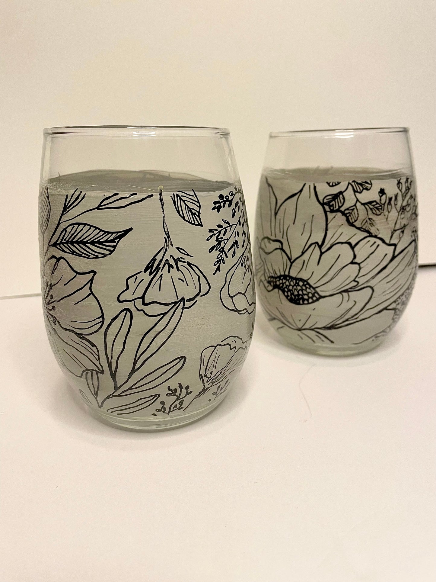 Floral Hand-Painted Wine Glass - Grey/Black