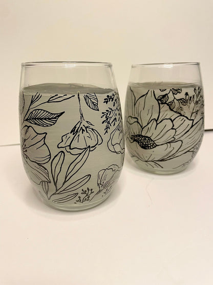 Floral Hand-Painted Wine Glass - Grey/Black