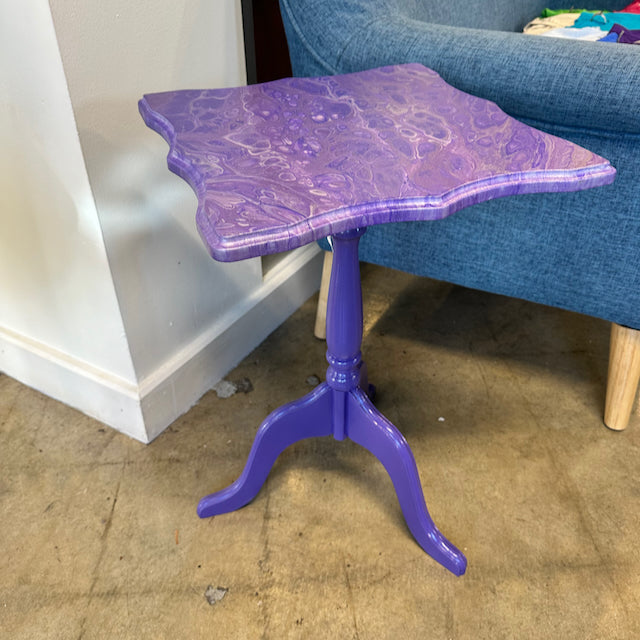 Solid Wood Tilt-Top Table: Purple vintage, The Bombay Company