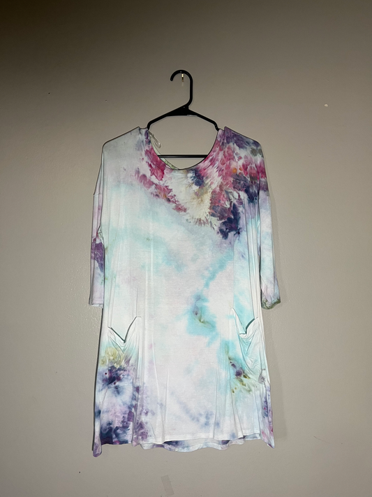 Tie-Dye 3/4 Sleeve Length Lightweight Tunic-style Shirt (size XL)